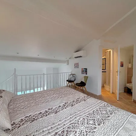 Appartement Les Tropéziennes - Chic Triplex Balcon Vue Marina