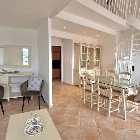 Les Tropeziennes - Chic Triplex Balcon Vue Marina Apartman